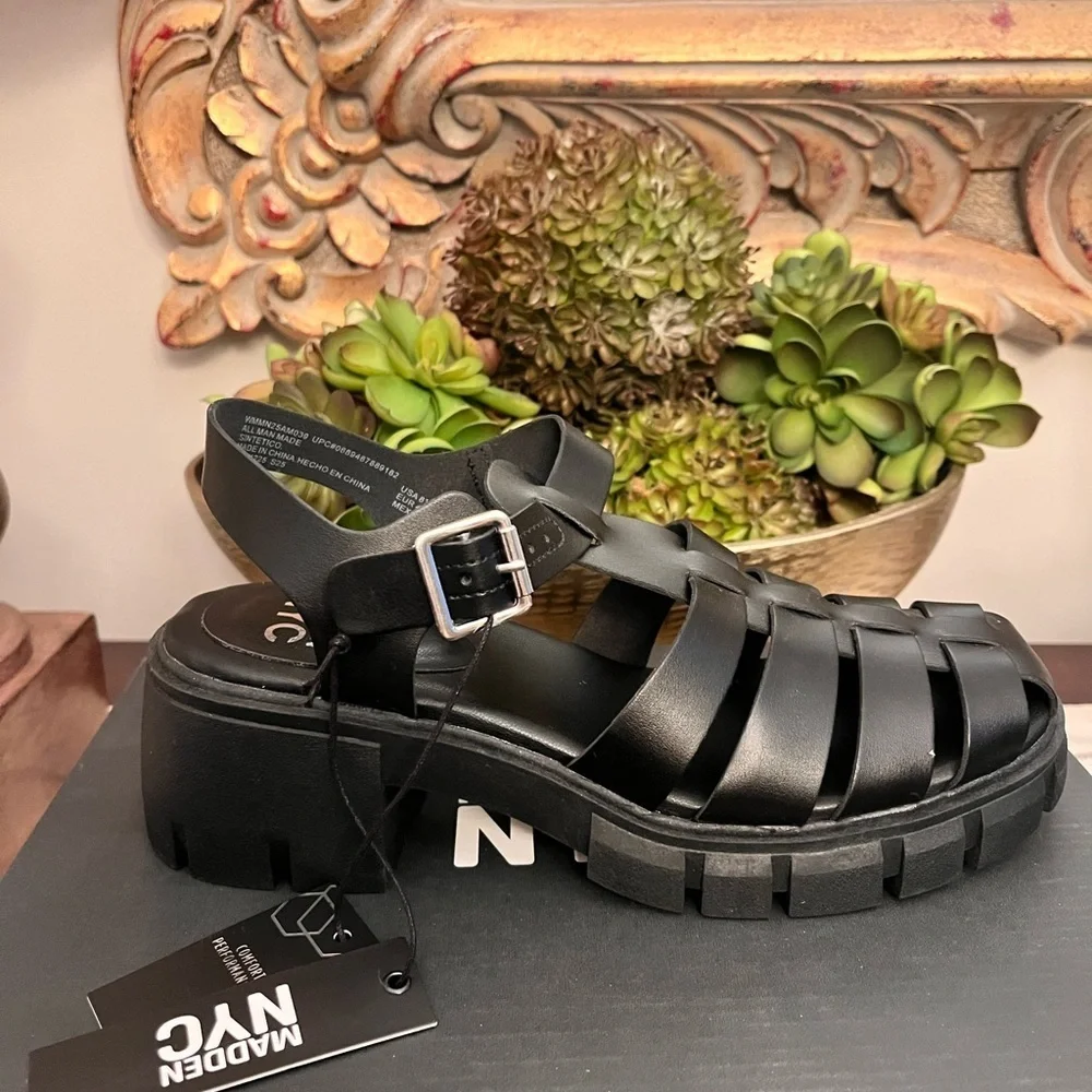 Madden NYC Black Platform Sandals NWT Women’s Size 8.5 Fall Perfect Trending
